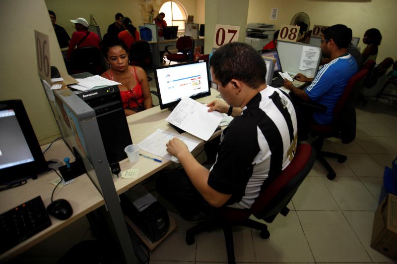 notícia: Governo do Estado investe na qualidade de atendimento ao trabalhador