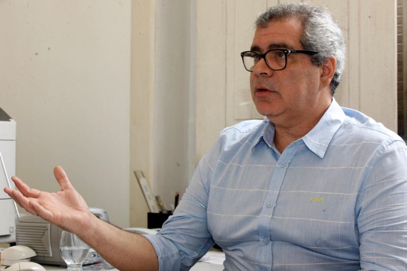 notícia: Governo garante melhorias na política de valorização dos servidores públicos