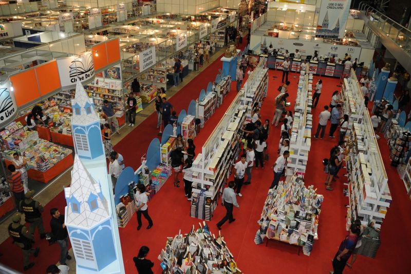 notícia: Reunião define ações de segurança e comunicação para Feira do Livro