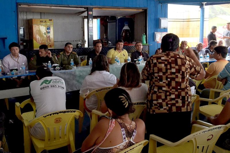 notícia: Segup discute medidas de segurança com barraqueiros de Salinas
