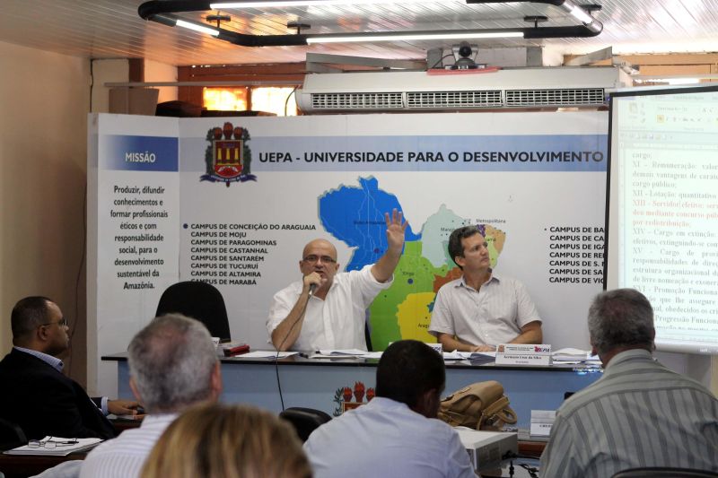 notícia: Uepa apresenta período de reposição das aulas e aprova novo PCCR
