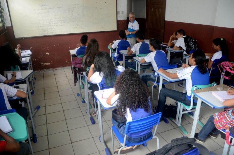 notícia: Alunos de Icoaraci retomam atividades na escola Avertano Rocha