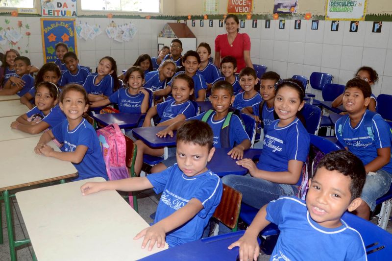 notícia: Alunos da escola Stélio Maroja, na Cremação, recebem reforço escolar