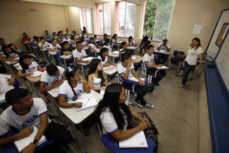 notícia: Na RMB, 84% das escolas estaduais estão em funcionamento