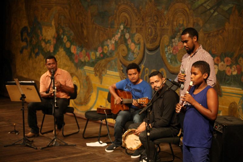 notícia: Alunos do Pro Paz assistem ao Concerto Didático no Theatro da Paz