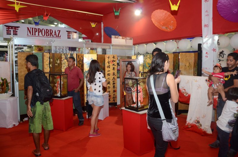 notícia: Feira Pan-Amazônica do Livro é aberta com apresentações culturais