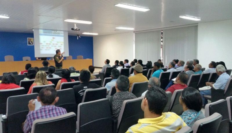 notícia: Polícia Comunitária se reúne com moradores de Marituba e Ananindeua