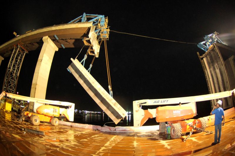 notícia: Retirada da primeira língua da ponte sobre o rio Moju é concluída na madrugada desta segunda