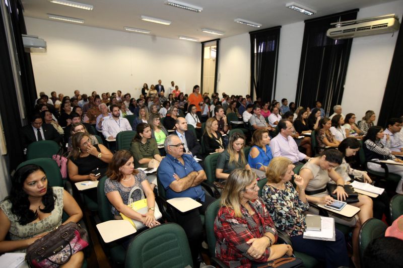 notícia: Governo reúne equipe para regulamentar as parcerias com o terceiro setor