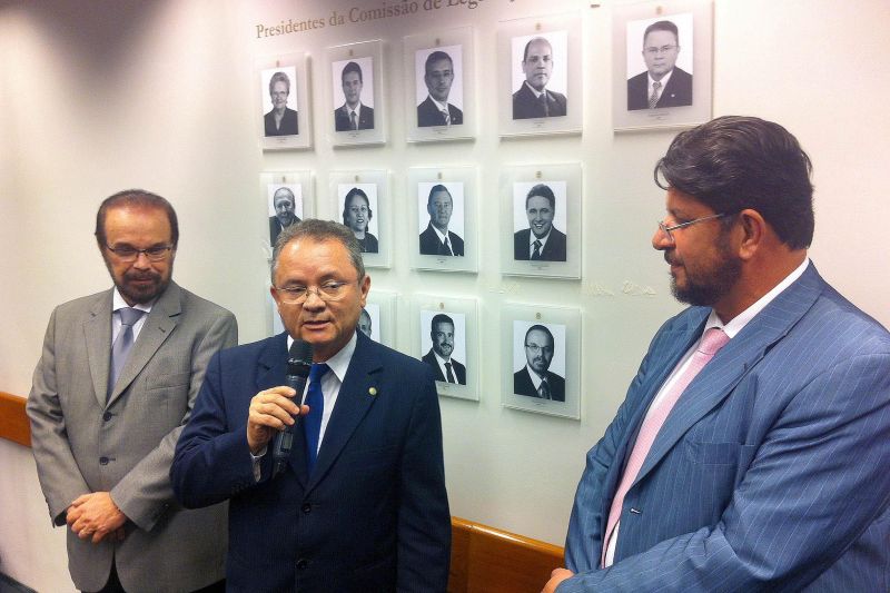 notícia: Vice-governador é homenageado na Câmara dos Deputados