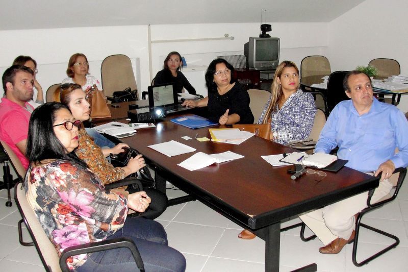 notícia: Reunião na Sespa discute a fixação de dentistas em UTI