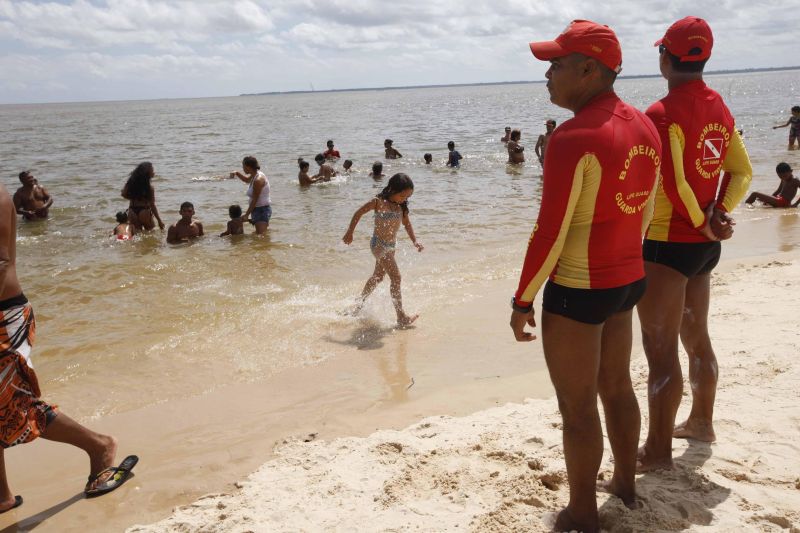 notícia: Esquema de segurança garante tranquilidade a banhistas em Outeiro