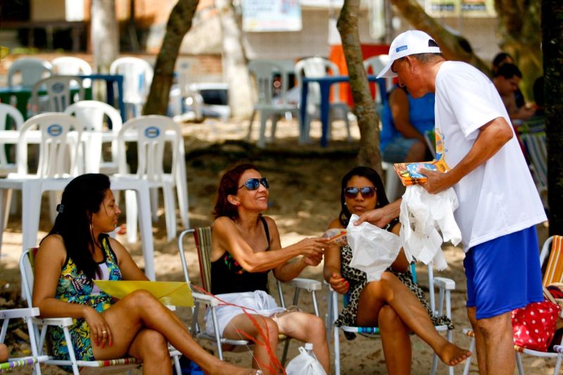 notícia: Detentos participam de ação de consciência ambiental em praias de Mosqueiro