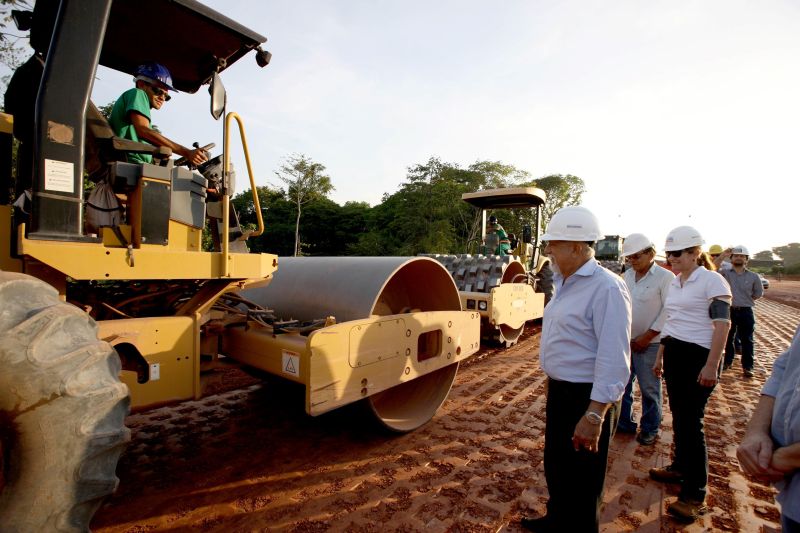 notícia: Governador visita obras do prolongamento da Avenida João Paulo II