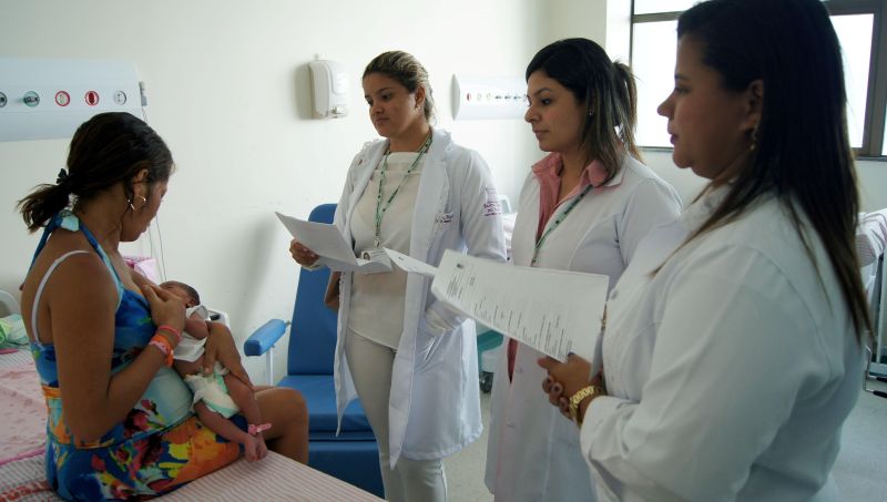 notícia: Santa Casa investe na recertificação à Iniciativa Hospital Amigo da Criança 