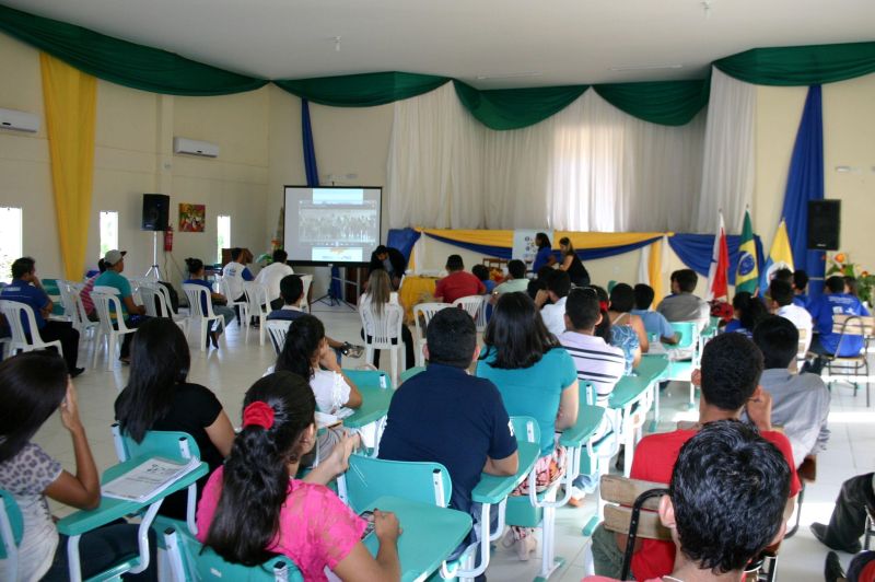 notícia: Santarém escolhe delegados na Conferência Regional de Juventude