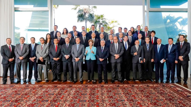 notícia: No Palácio da Alvorada, governadores e presidente debatem soluções para crise