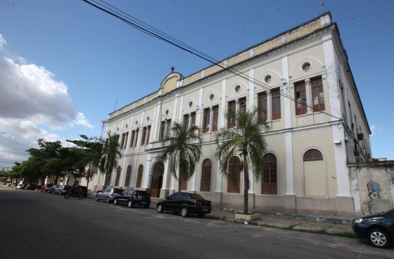 notícia: Lançados editais do Processo Seletivo 2016 da Uepa