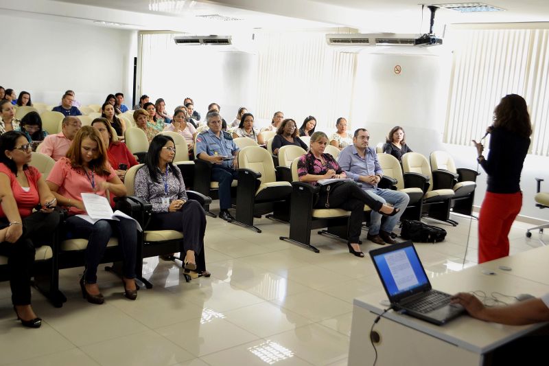 notícia: Manual vai padronizar a gestão de pessoas nos órgãos estaduais