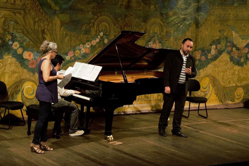 notícia: Soprano Eliane Coelho ministra masterclass de canto para jovens artistas