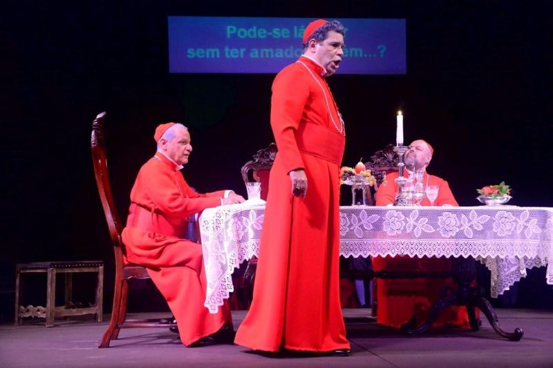 notícia: Festival de Ópera mostra obra sobre amores de juventude de três cardeais
