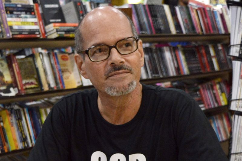 notícia: Escritores falam sobre o processo de criação literária na Casa das Artes