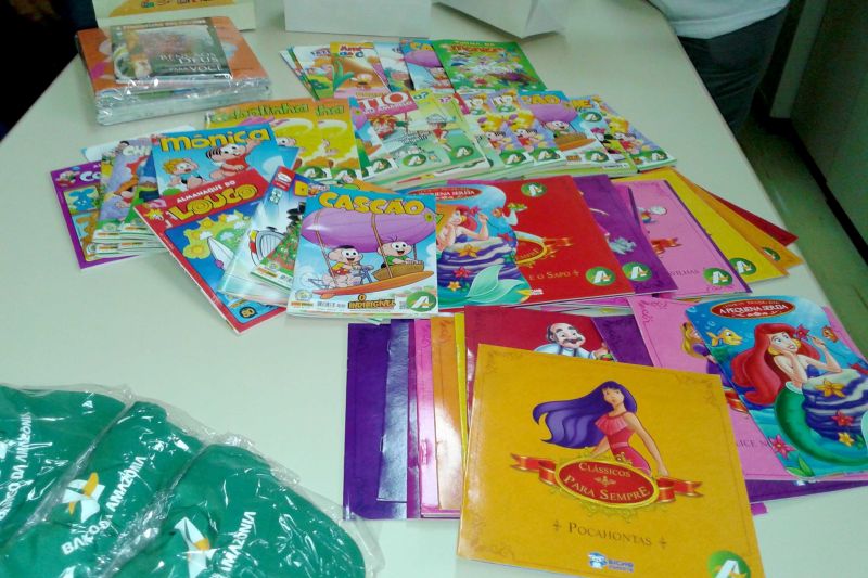 notícia: Santa Casa e Ophir Loyola recebem doações de livros e revistas do projeto "Livro Solidário"