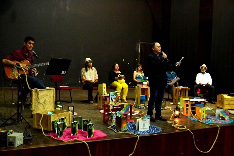 notícia: FCP encerra oficinas de Iniciação Teatral, Cenografia e Dança Regional em Marabá