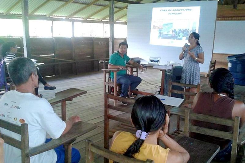 notícia: Emater realiza capacitação de produtores em associações rurais de Portel