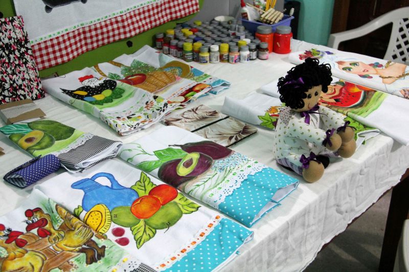 notícia: Adolescentes do Centro Socioeducativo Feminino iniciam oficinas para geração de renda