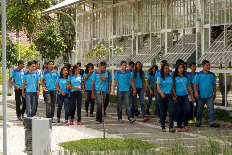 notícia: Projeto "Turismo na Escola" aproxima adolescentes da natureza