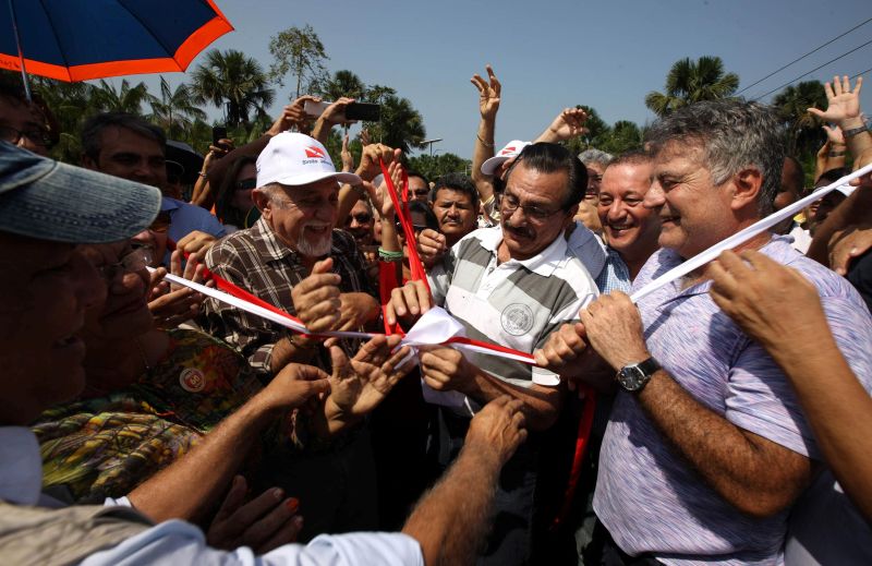 notícia: Ponte Igarapé-Miri é entregue à população