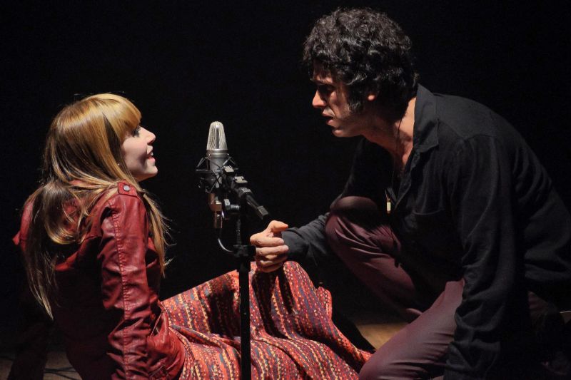 notícia: Margarida Schivasappa recebe o espetáculo 'Jim', com o ator Eriberto Leão