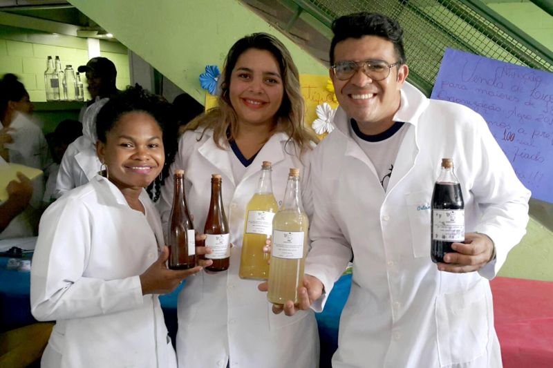 notícia: Alunos de escola tecnológica de Santa Isabel expõem projetos de ciência