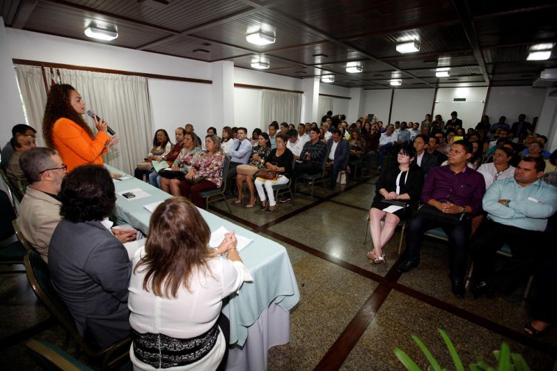 notícia: Encontro com prefeitos formaliza agenda mínima para garantir os direitos das crianças e adolescentes