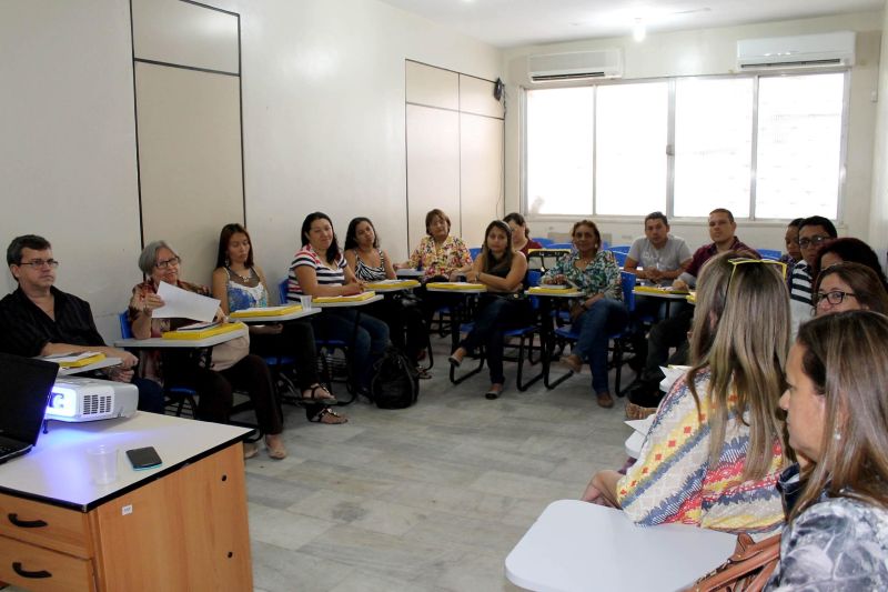 notícia: Escola Técnica do SUS capacita profissionais ligados à saúde mental