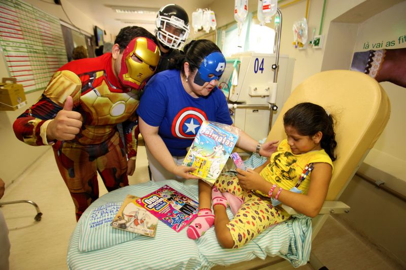 notícia: Crianças internadas na Santa Casa vivem momentos de alegria com programação do "Carinhoterapia"