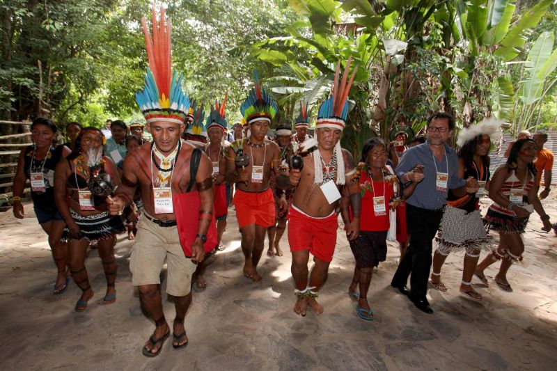 notícia: Índios cobram melhorias em diversas áreas na abertura da Conferência de Política Indigenista