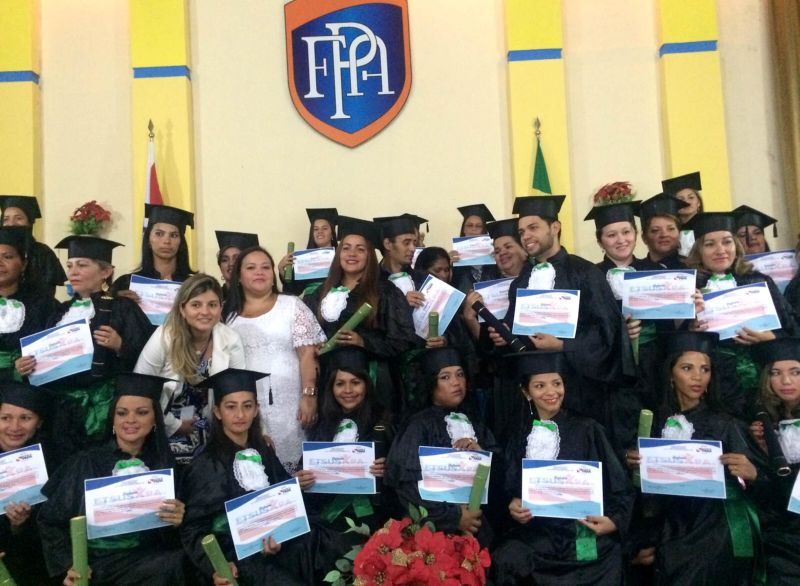 notícia: Escola Técnica do SUS forma 43 profissionais em saúde bucal em Capanema