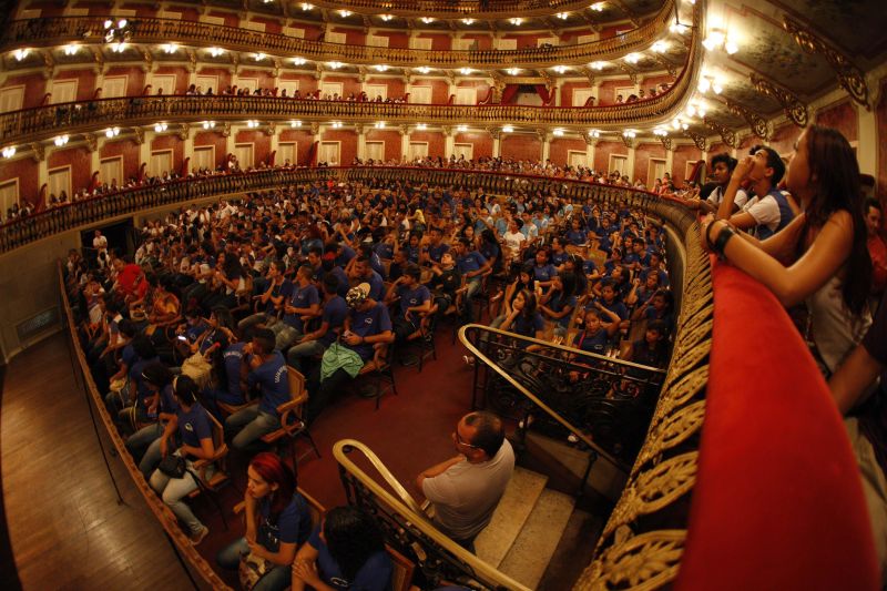 notícia: Estudantes lotam o Theatro da Paz no encerramento dos Concertos Didáticos
