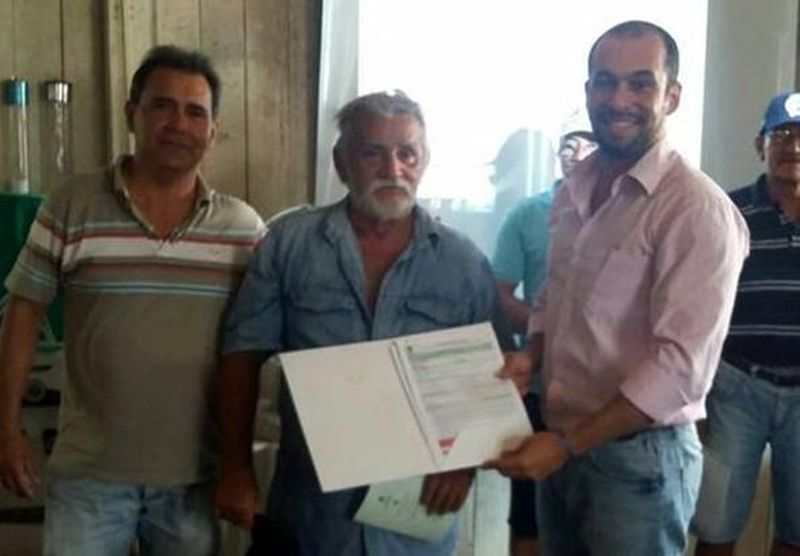 notícia: Emater entrega Cadastros Ambientais Rurais em Santa Cruz do Arari