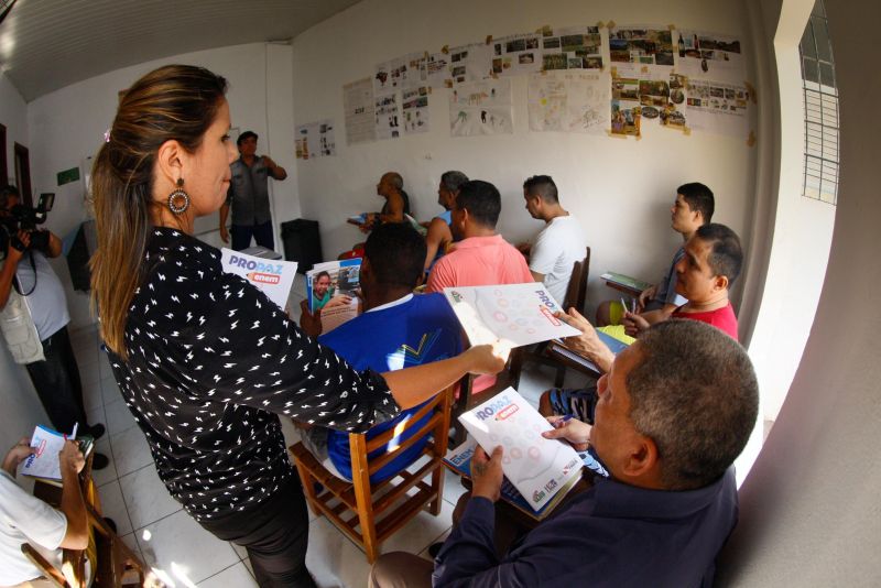 notícia: Cursinho intensivo do Pro Paz prepara detentos para provas do Enem Prisional