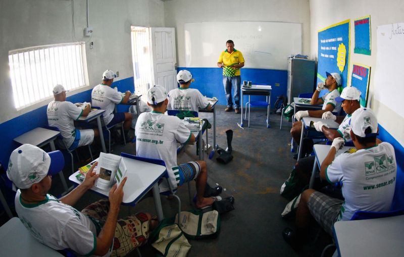notícia: Pronatec capacita detentos para trabalhar com atividades agropecuárias