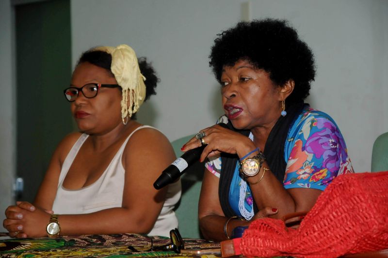 notícia: Seduc debate a inclusão da cultura negra no currículo escolar
