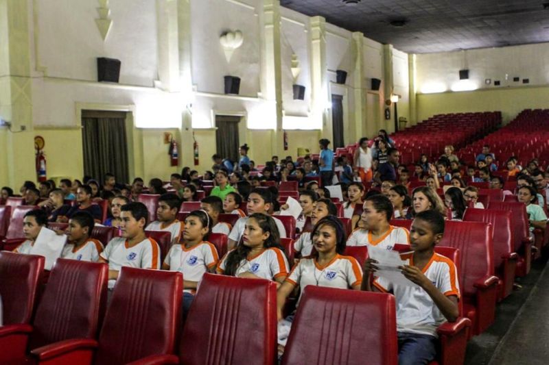 notícia: Cineclube da Uepa encerra atividades de 2015 no Olympia