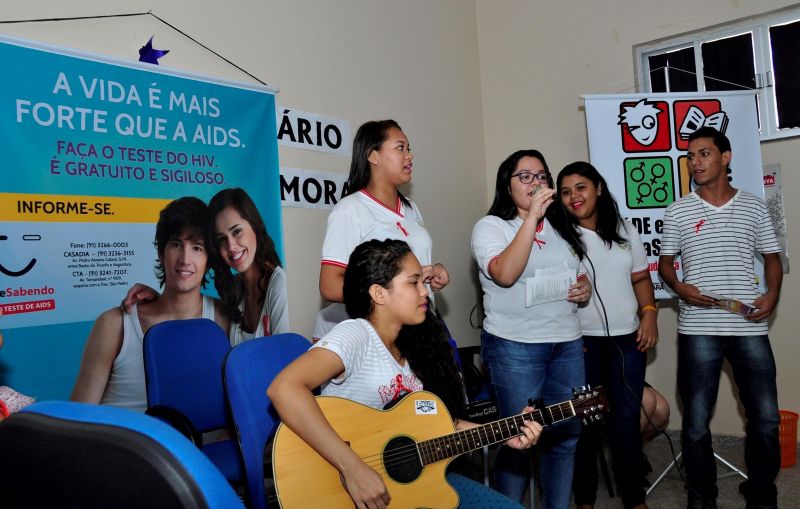 notícia: Campanha do dia mundial contra a aids reforça a importância da prevenção
