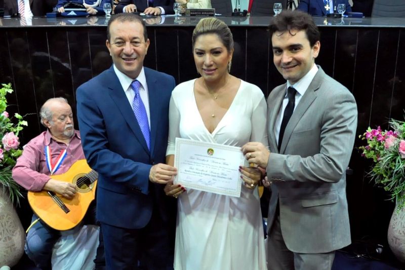 notícia: Secretária Renilce Nicodemos recebe título de honra ao mérito na Alepa