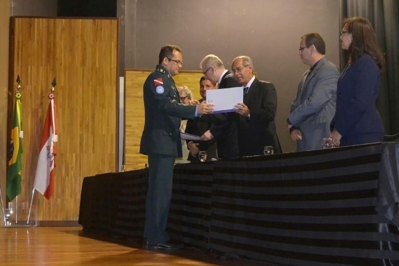 notícia: Servidores do Estado são certificados como mestres em segurança pública