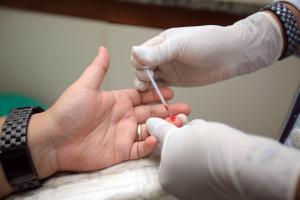 notícia: Unidade Especializada garante resultado para HIV em menos de uma hora