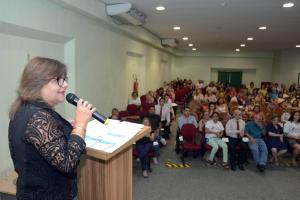 notícia:  Seminário debate atendimento à surdocegueira e deficiência múltipla